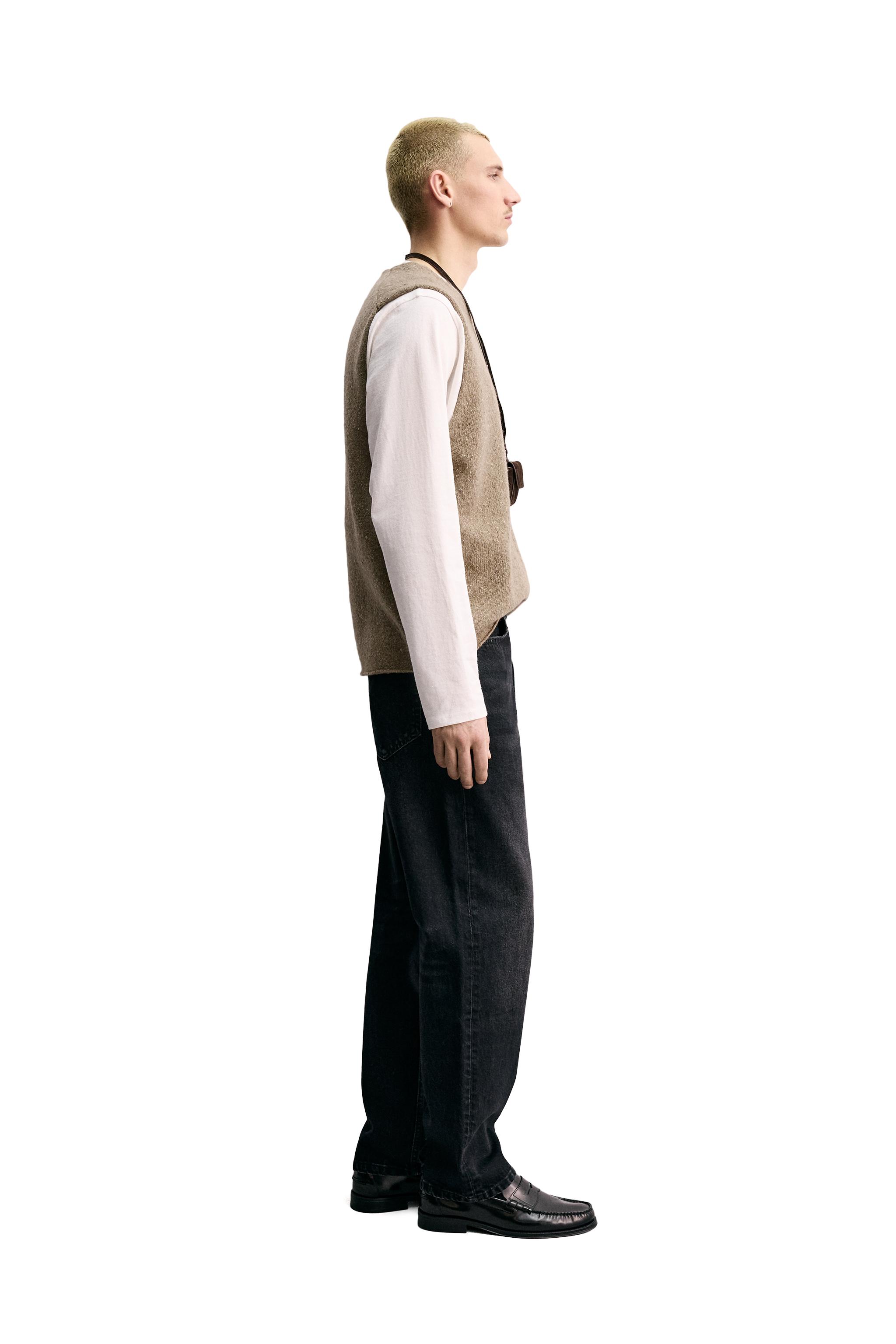 ORIGINS FLECKED KNIT VEST